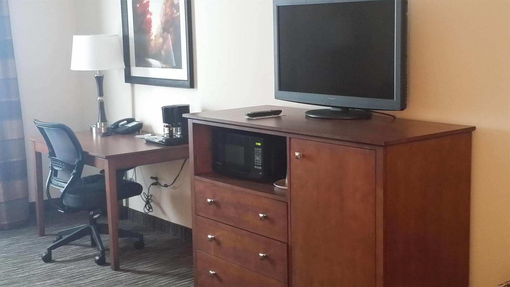American Inn & Suites Parkers Prairie Dış mekan fotoğraf